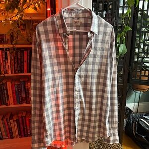 Faherty Gray and White Checkered Button Down Shirt
